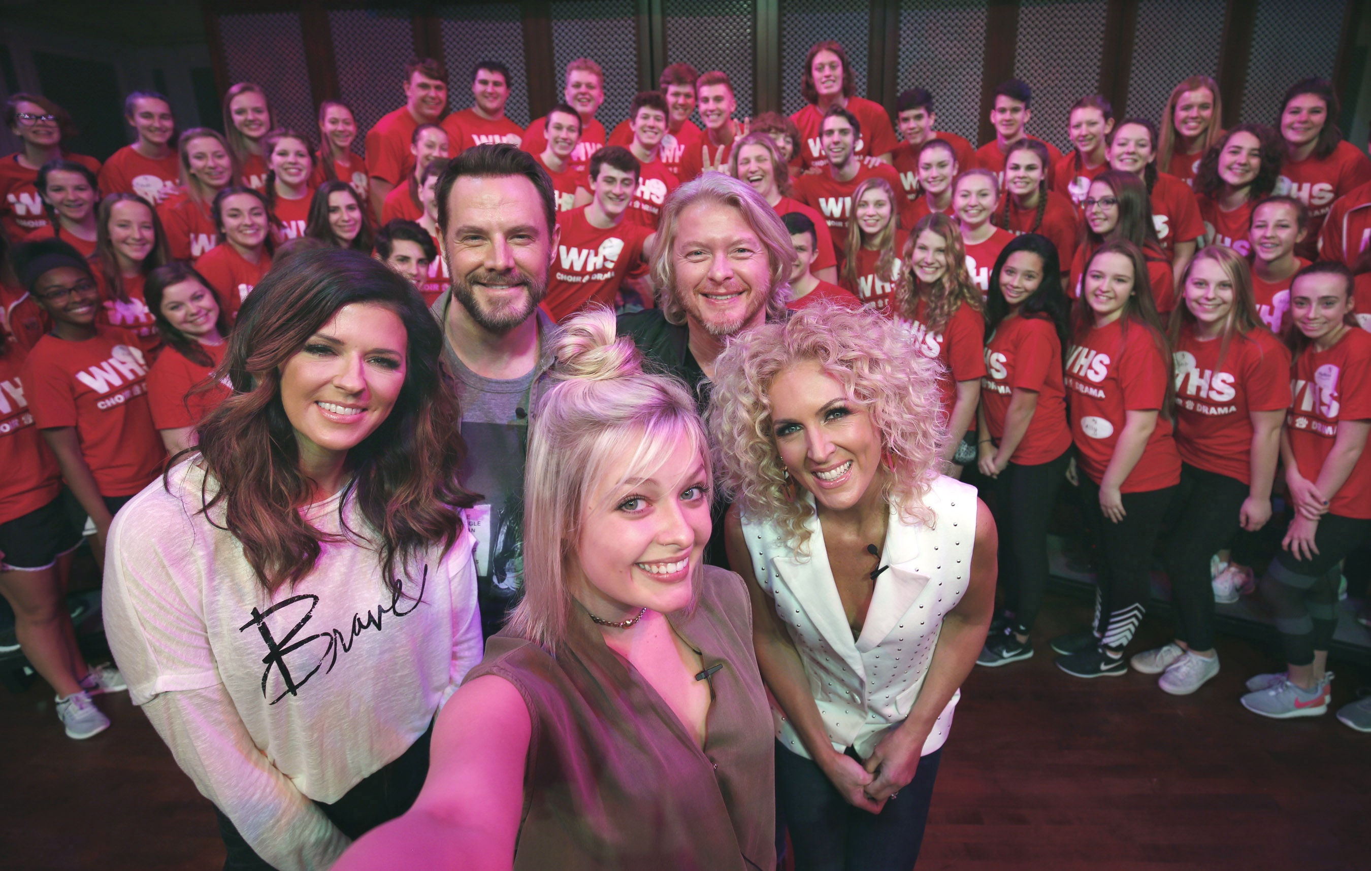 Little Big Town Selfie with Ohio Student Choir Group