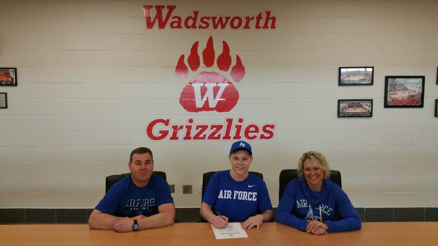 Cody Surratt committed to wrestle next year for the Air Force Academy.