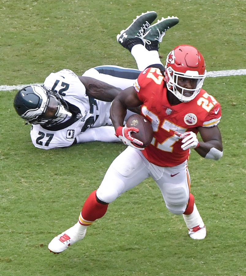 Kansas City Chiefs running back Kareem Hunt scrambles away from Philadelphia Eagles strong safety Malcolm Jenkins on a pass reception in the first quarter on Sunday, Sept. 17, 2017 at Arrowhead Stadium in Kansas City, Mo. (John Sleezer/Kansas City Star/TNS)