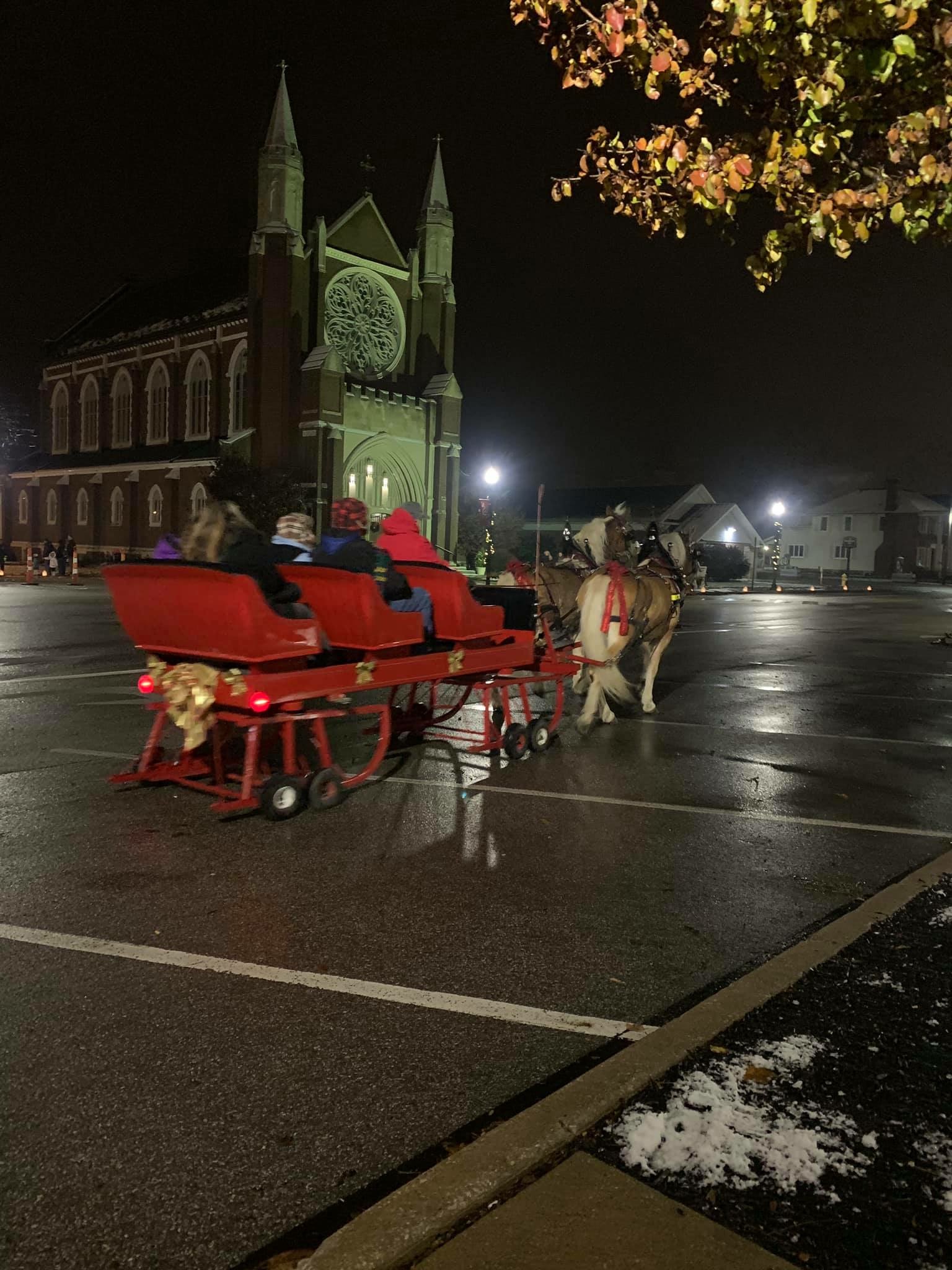 Candlelight Walk rings in the holiday spirit for Downtown Wadsworth