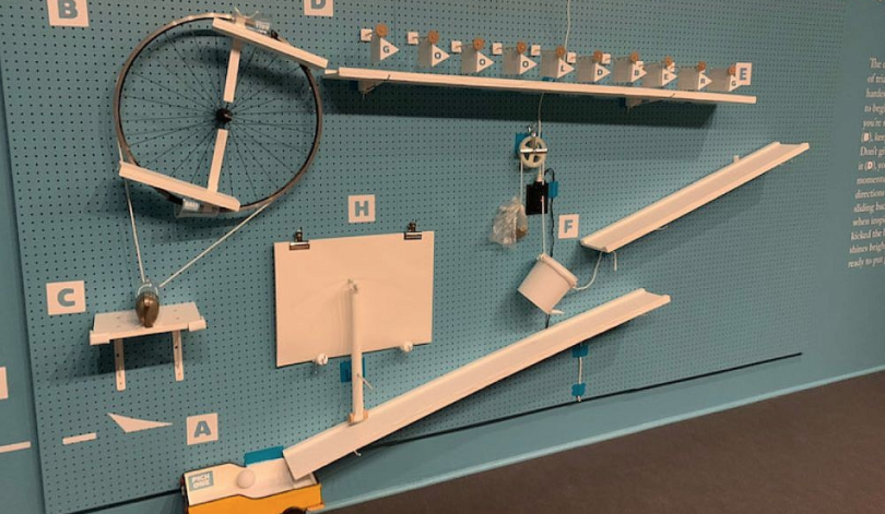 Students demonstrate physics lessons with Rube Goldberg machines [Video]