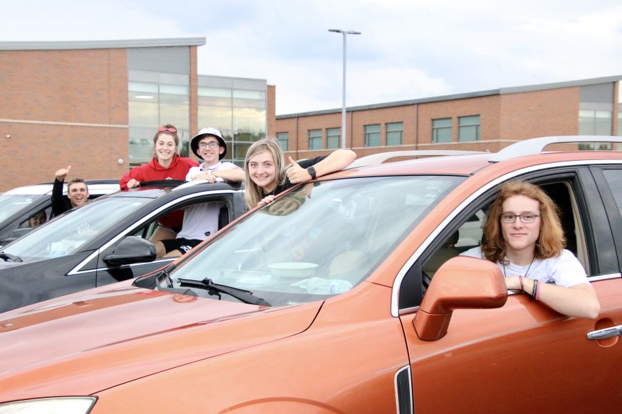 Senior+Celebration%2C+a+drive-in+movie+night+with+prizes%2C+replaced+prom+for+Wadsworth+class+of+2020