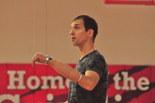 Brad Hurtig inspires Wadsworth High Schools students to "Find a Way"