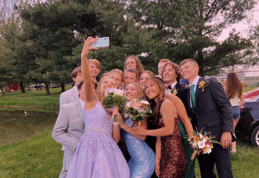 Wadsworth Seniors celebrate normal Prom for first time since 2019 (Photo Slideshow)