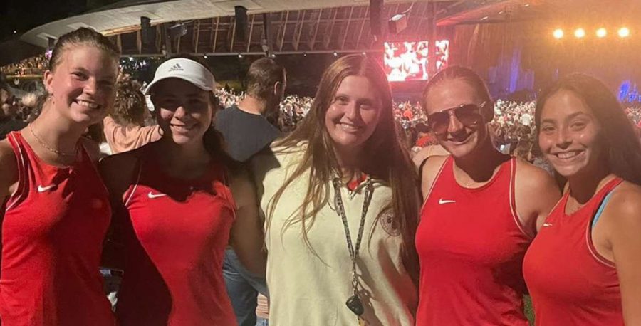 Members of Wadsworth High School Girls Tennis Team see Mr. Worldwide for the First Time