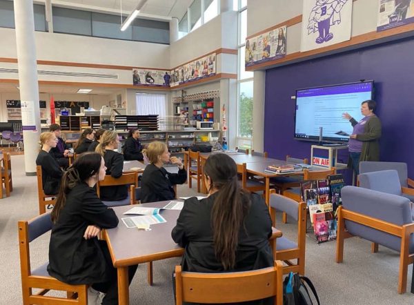 Barberton nursing students about how to find medical research and studies. After the lesson, the students created projects based on a certain nursing specialty. Photo courtesy of Christa Taylor.