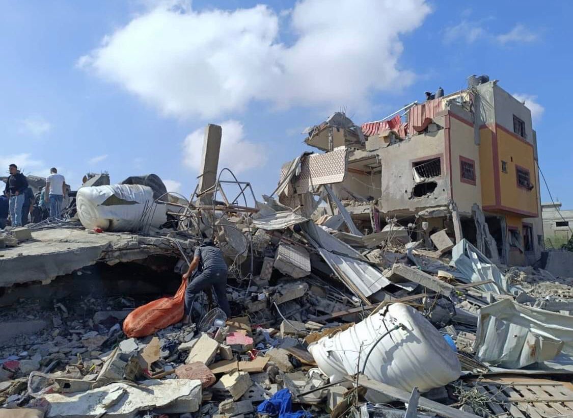 A representation of the destruction that has overwhelmed Gaza. Countless bombings have  devastated the landscape and destroyed the homes of thousands of civilians since October 7, 2023. Photo courtesy of Steve Sosebee.
