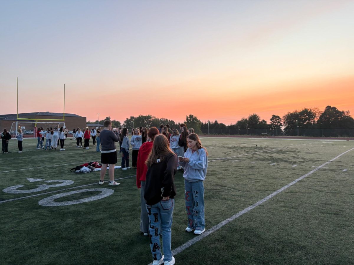 Seniors gather together and talk. When they did not want to play a game they could converse and take pictures.